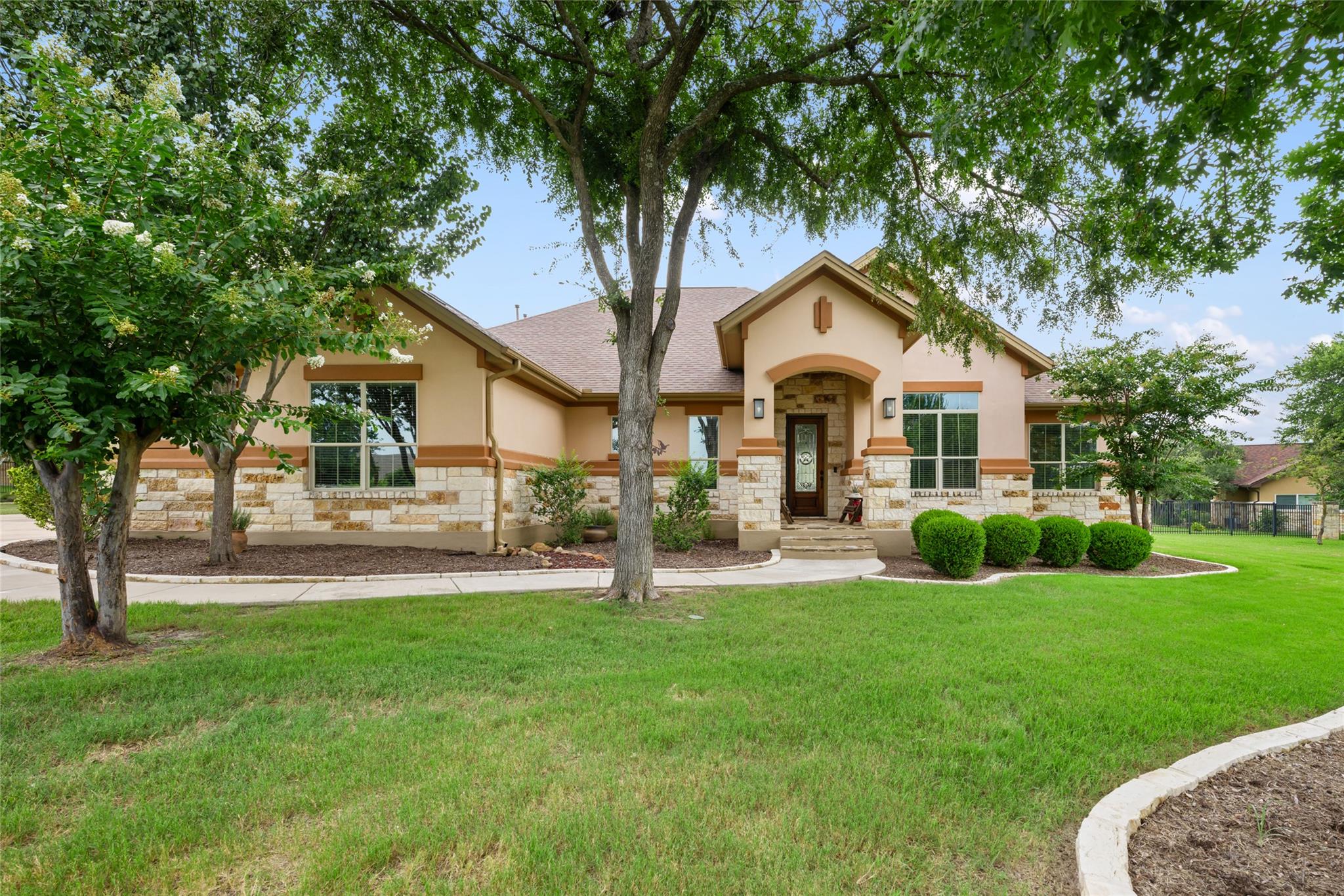 701 W Majestic Oak LN