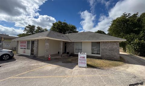2303 W Parmer LN Austin TX 78727