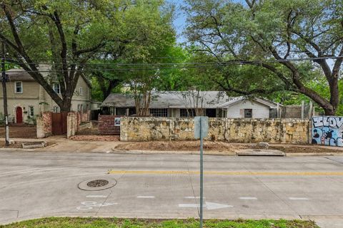 Photo of 801 E 32nd ST, Austin, TX 78705 (MLS # 1476515)