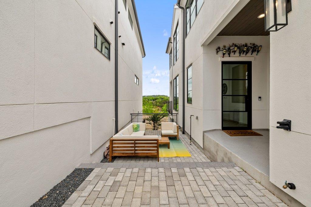 6603 Liliana LN 5