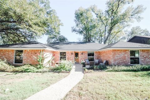 Photo of 3618 Quiette DR, Austin, TX 78754 (MLS # 9318012)