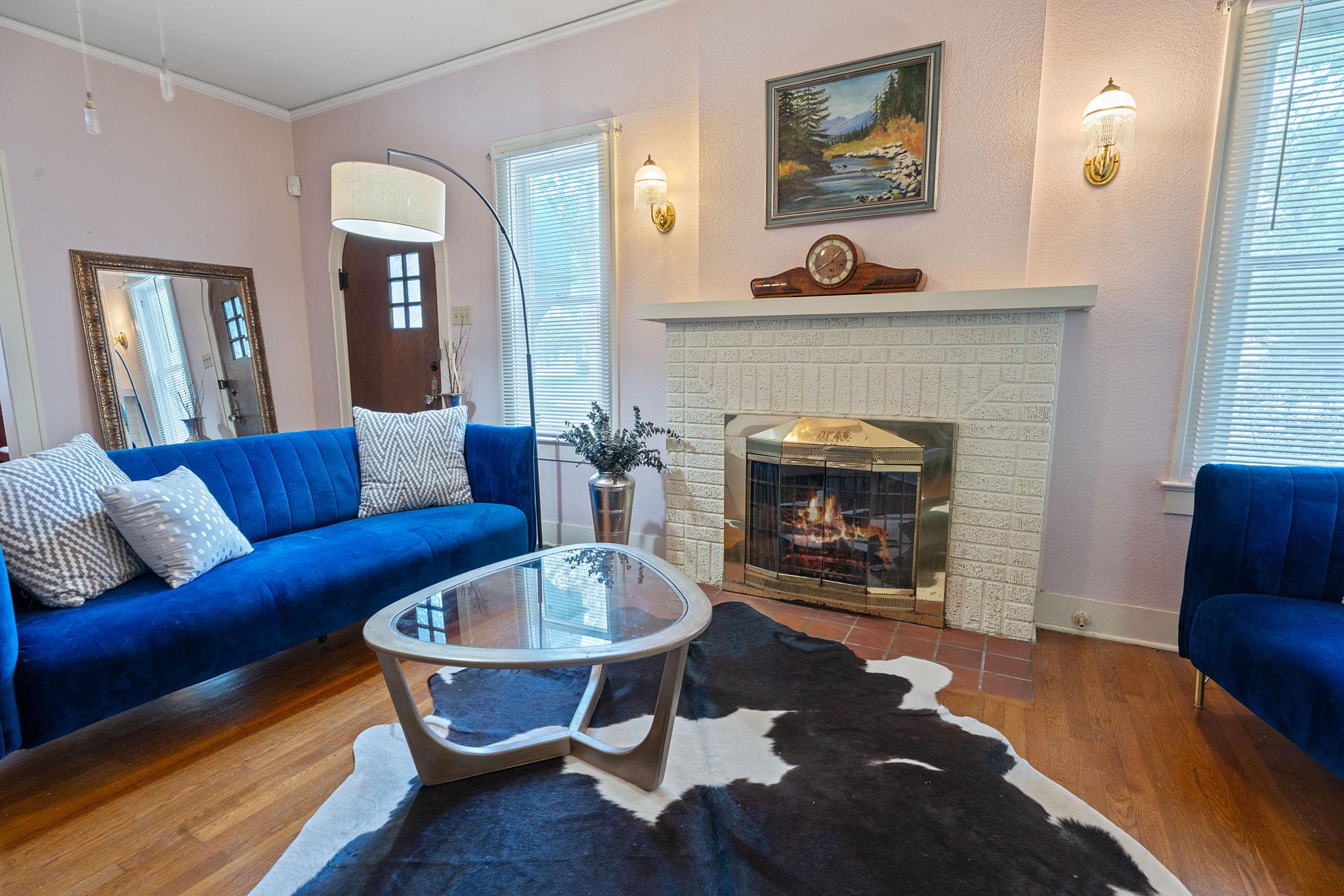 1709 W Lake DR