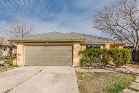 Photo of 700 David Curry DR, Round Rock, TX 78664 (MLS # 4374720)