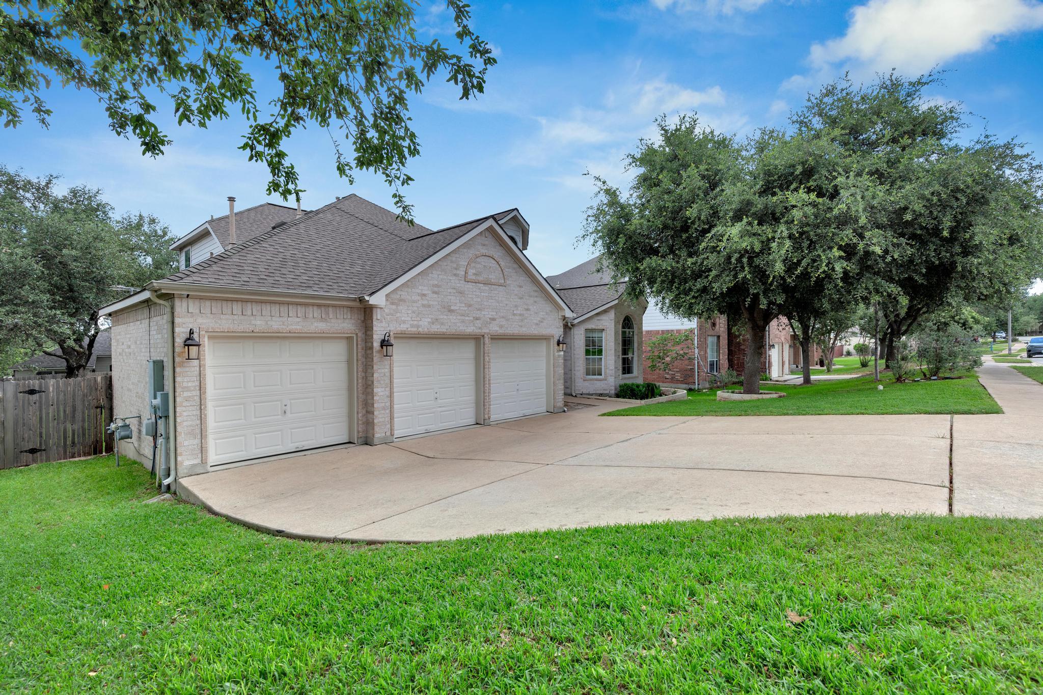 2613 Corabella PL