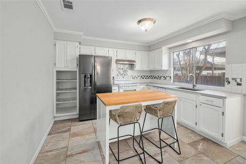 Photo of 2002 Millay DR #118, Austin, TX 78752 (MLS # 2252684)