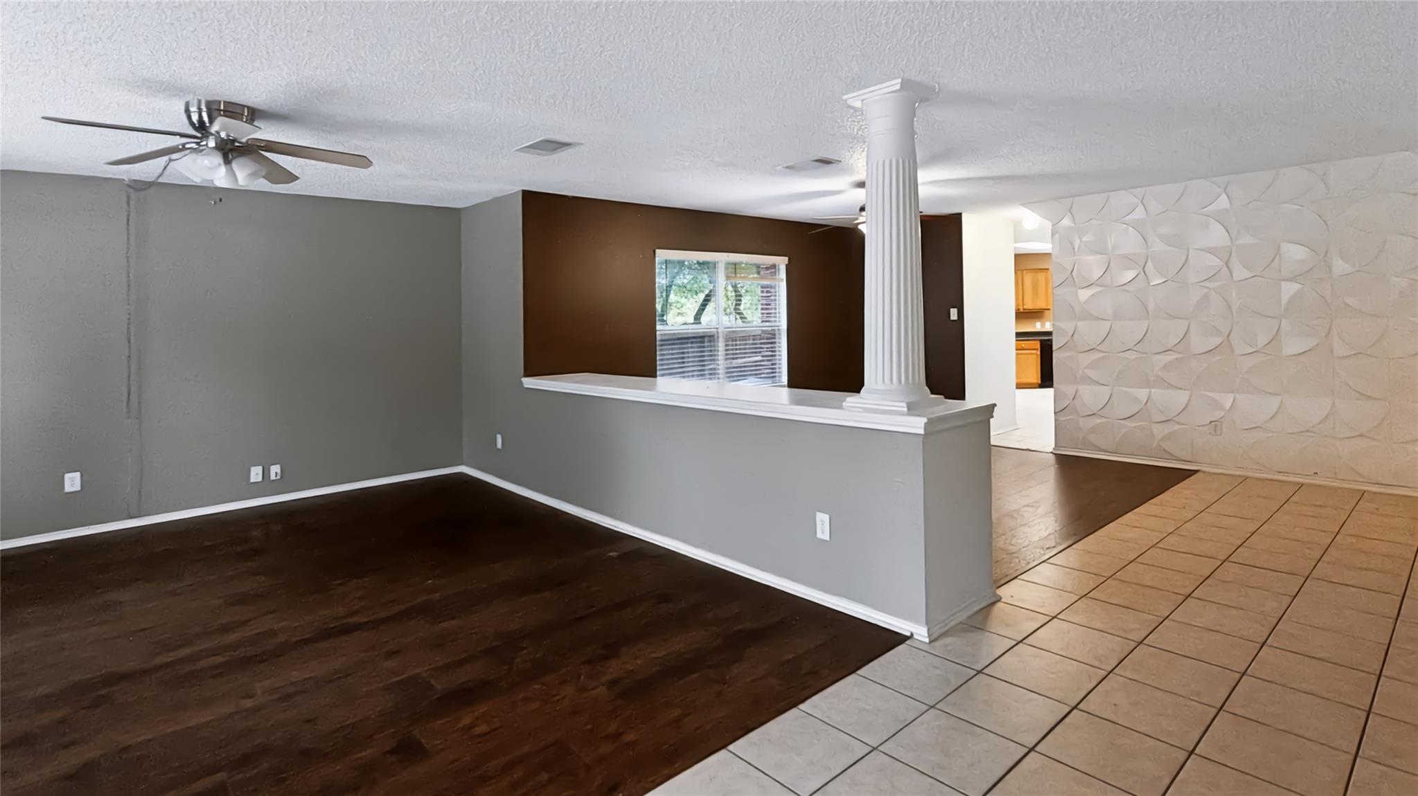 1112 Welch WAY