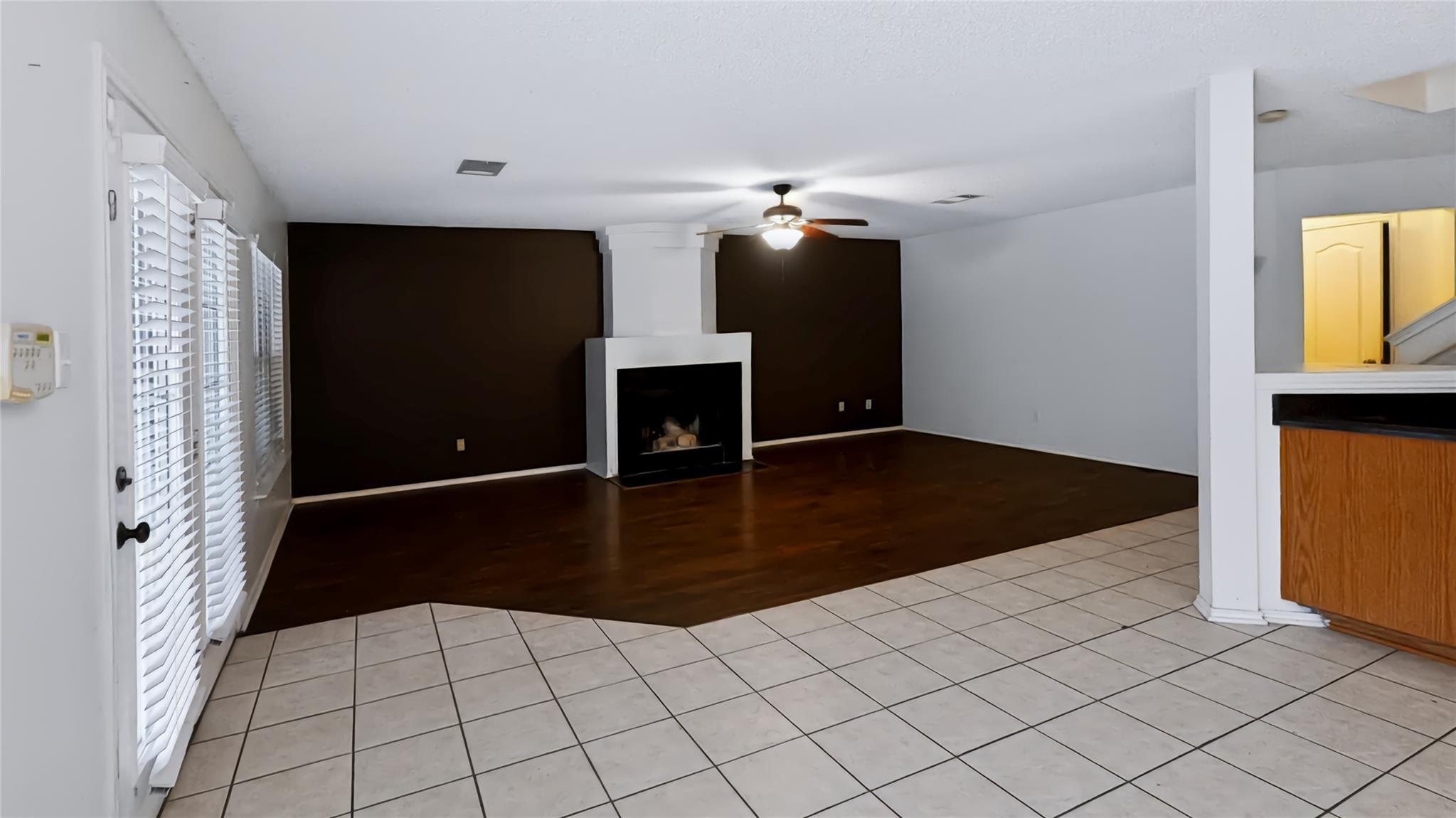 1112 Welch WAY