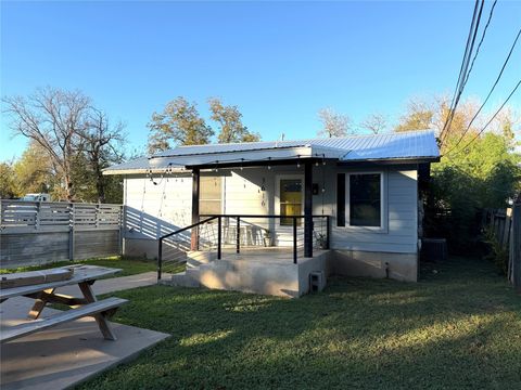 Photo of 3616 Munson ST, Austin, TX 78721 (MLS # 7587734)