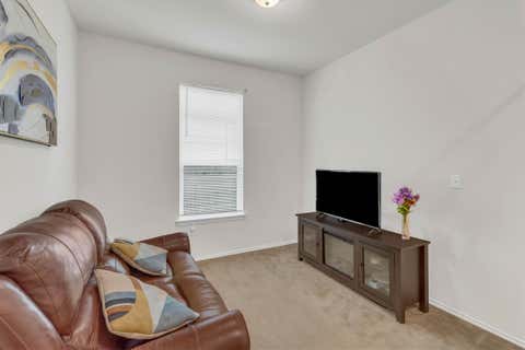 Tiny photo for 811 Screech Owl DR, Pflugerville, TX 78660 (MLS # 6892629)