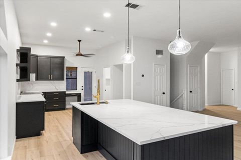 Tiny photo for 13816 Lake View DR, Austin, TX 78732 (MLS # 6085120)