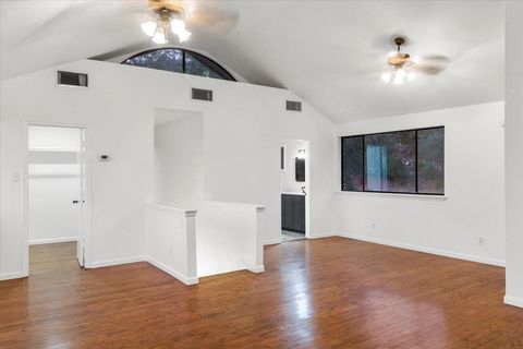 Tiny photo for 13816 Lake View DR, Austin, TX 78732 (MLS # 6085120)