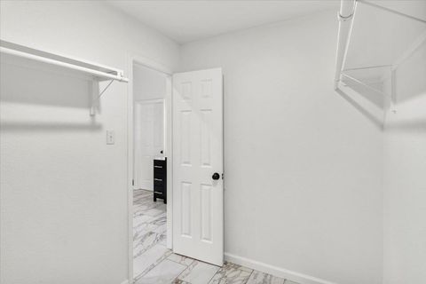 Tiny photo for 13816 Lake View DR, Austin, TX 78732 (MLS # 6085120)