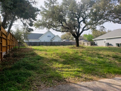Photo of 1906 Crazyhorse PASS, Austin, TX 78734 (MLS # 4878290)