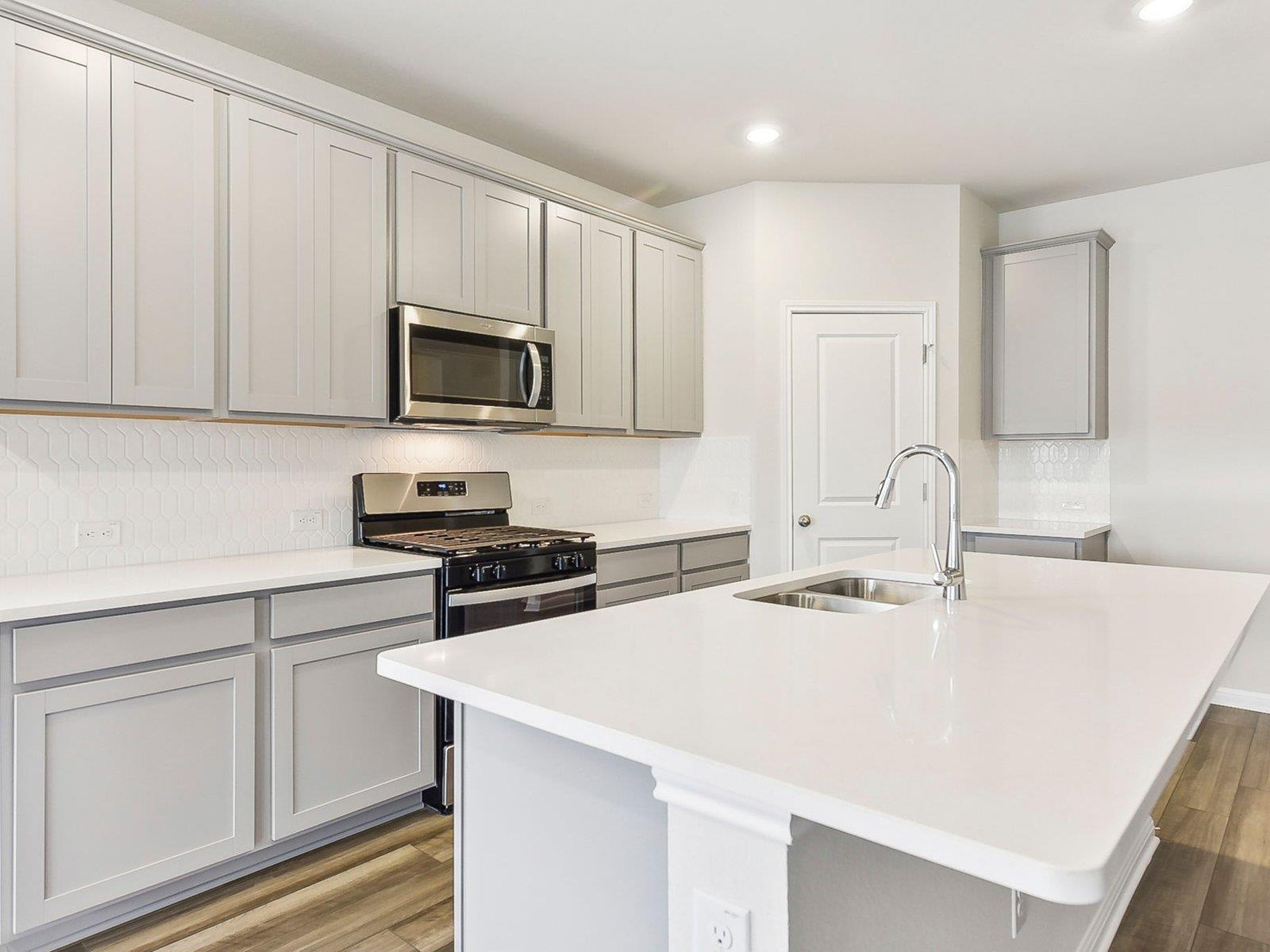 223 Red Tail Hawk LN