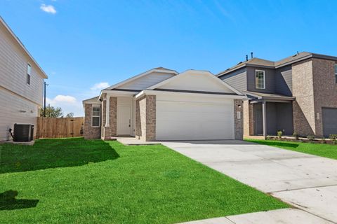 945 Soapstone PASS Maxwell TX 78666