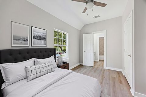 Tiny photo for 308 Calistoga CT, Austin, TX 78732 (MLS # 5356886)