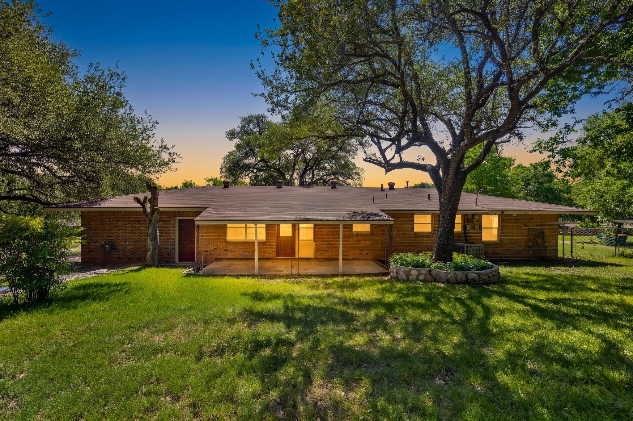1318 Live Oak DR