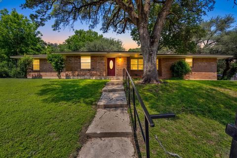 Photo of 1318 Live Oak DR, Belton, TX 76513 (MLS # 3077521)