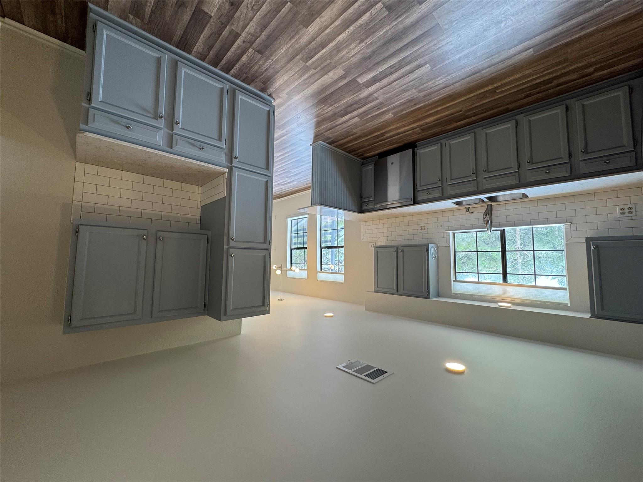 301 Mesa DR