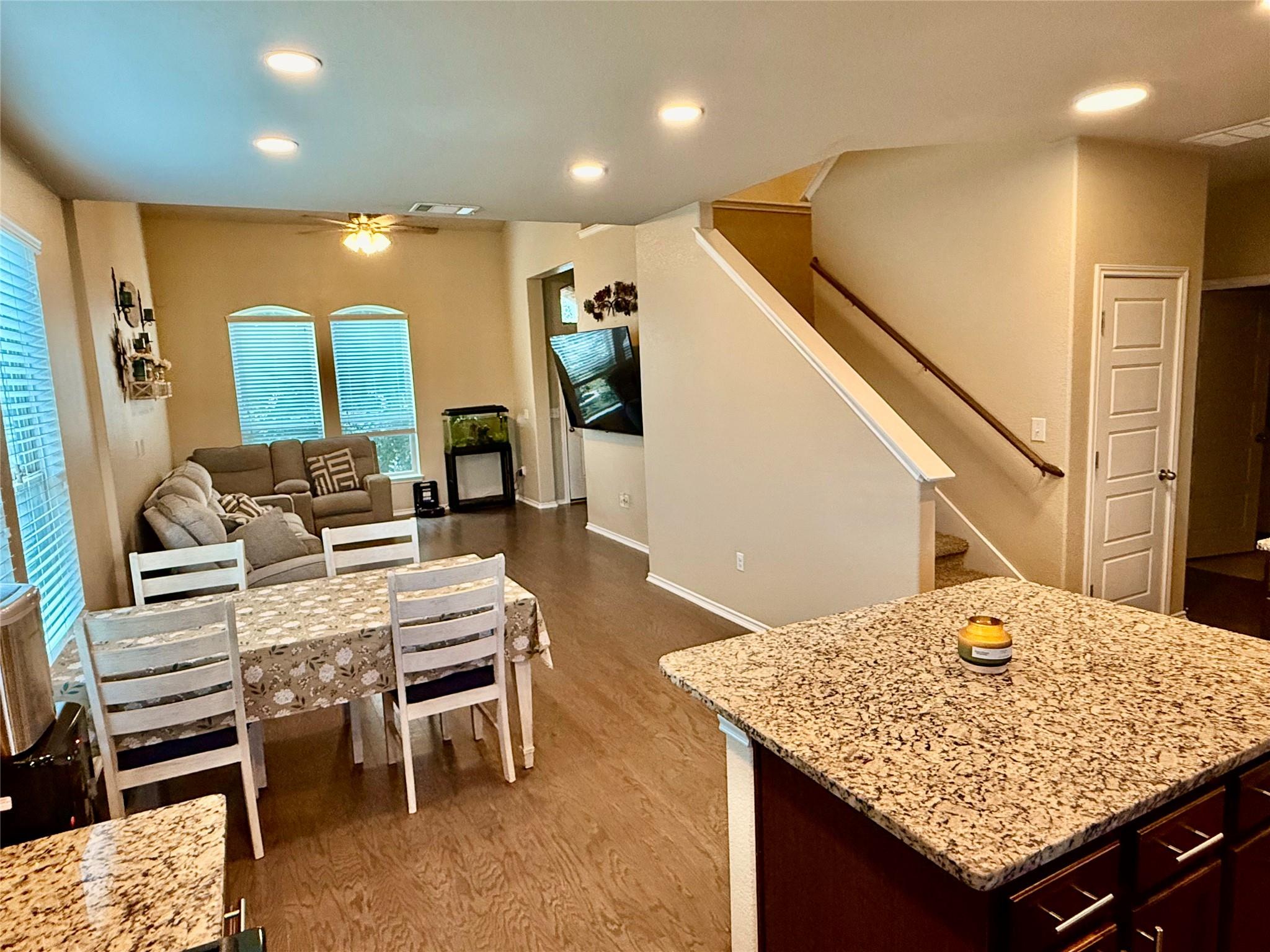 6007 Heron DR