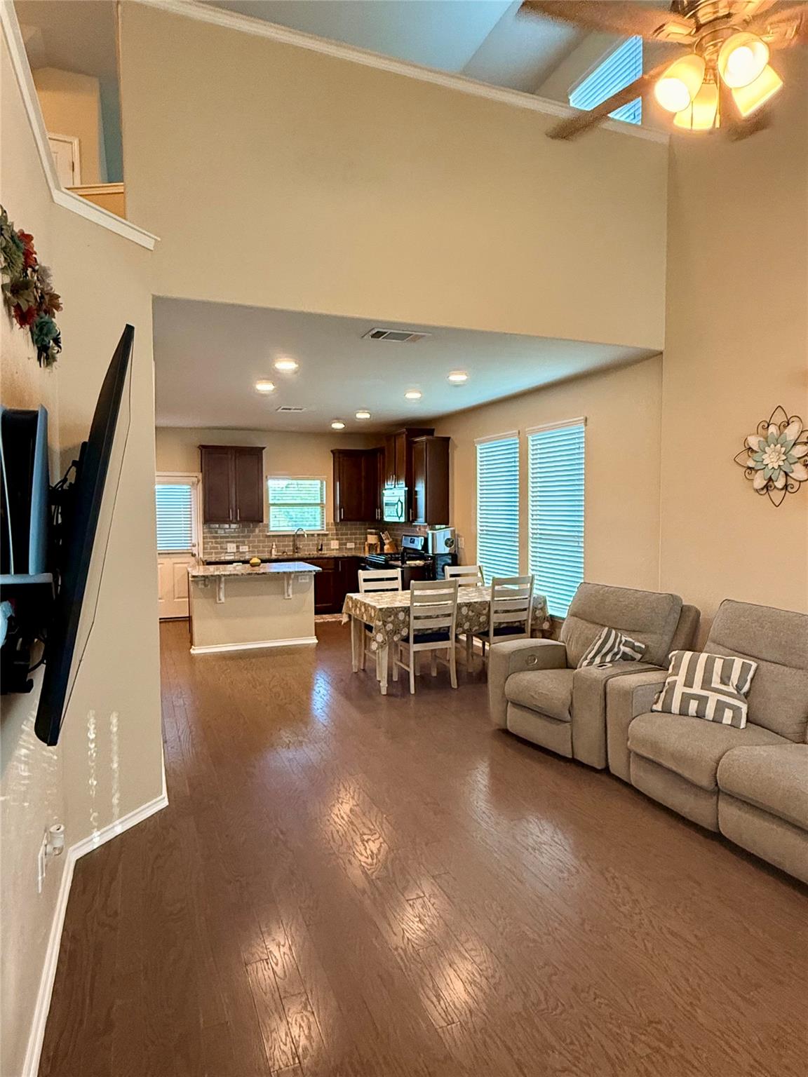 6007 Heron DR