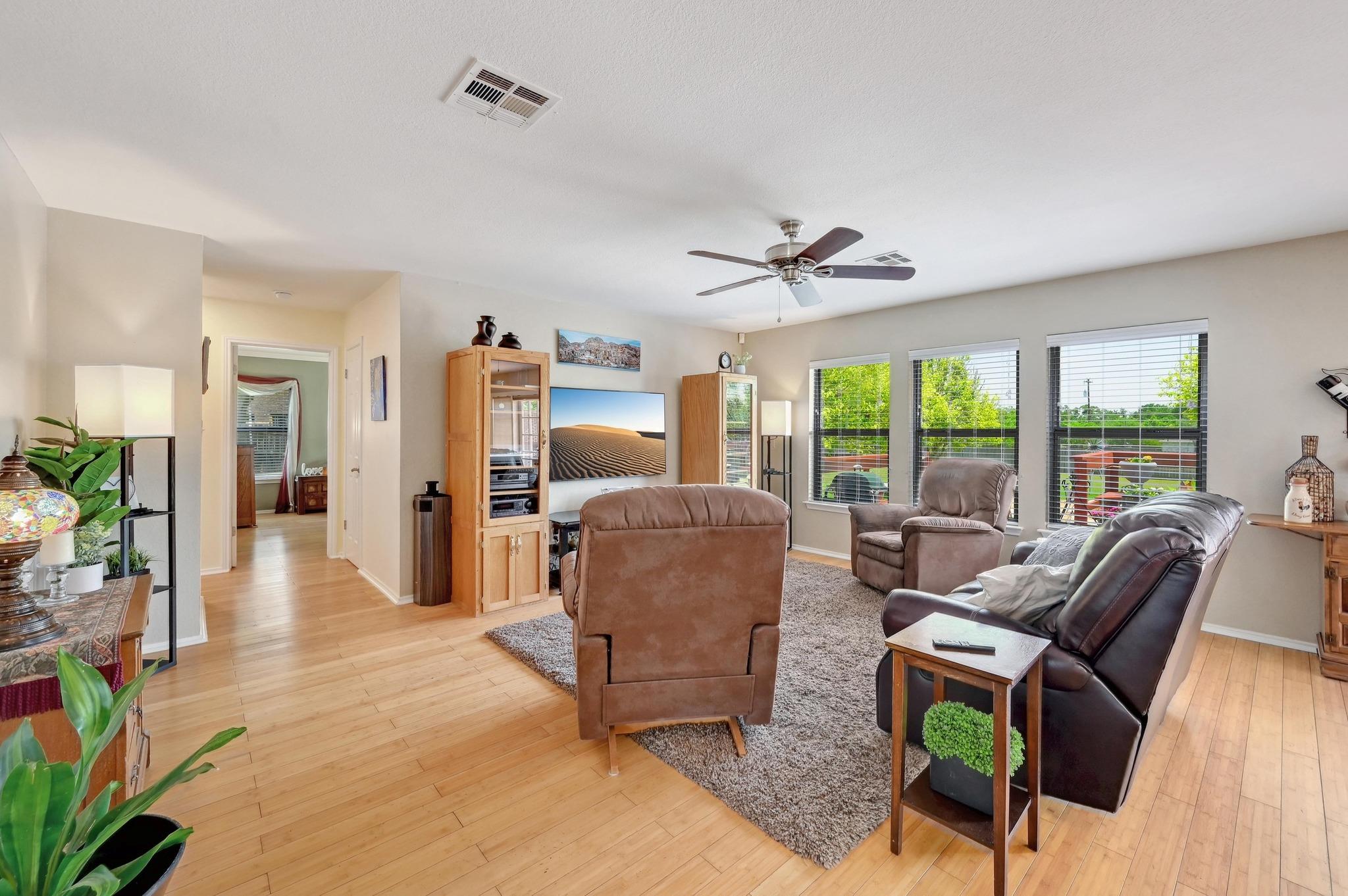 866 Bella Vista CIR
