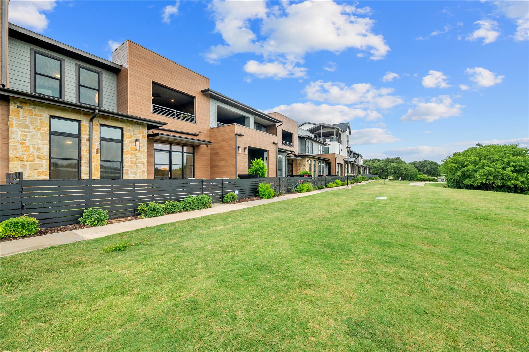 4702 Unity CIR