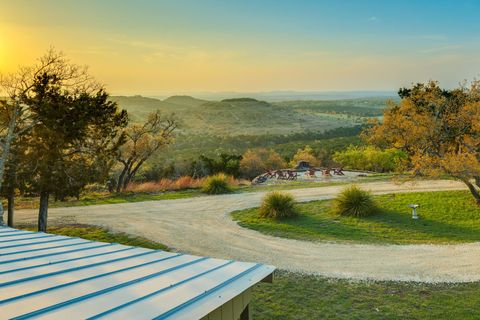 281 Kloster LN Blanco TX 78606