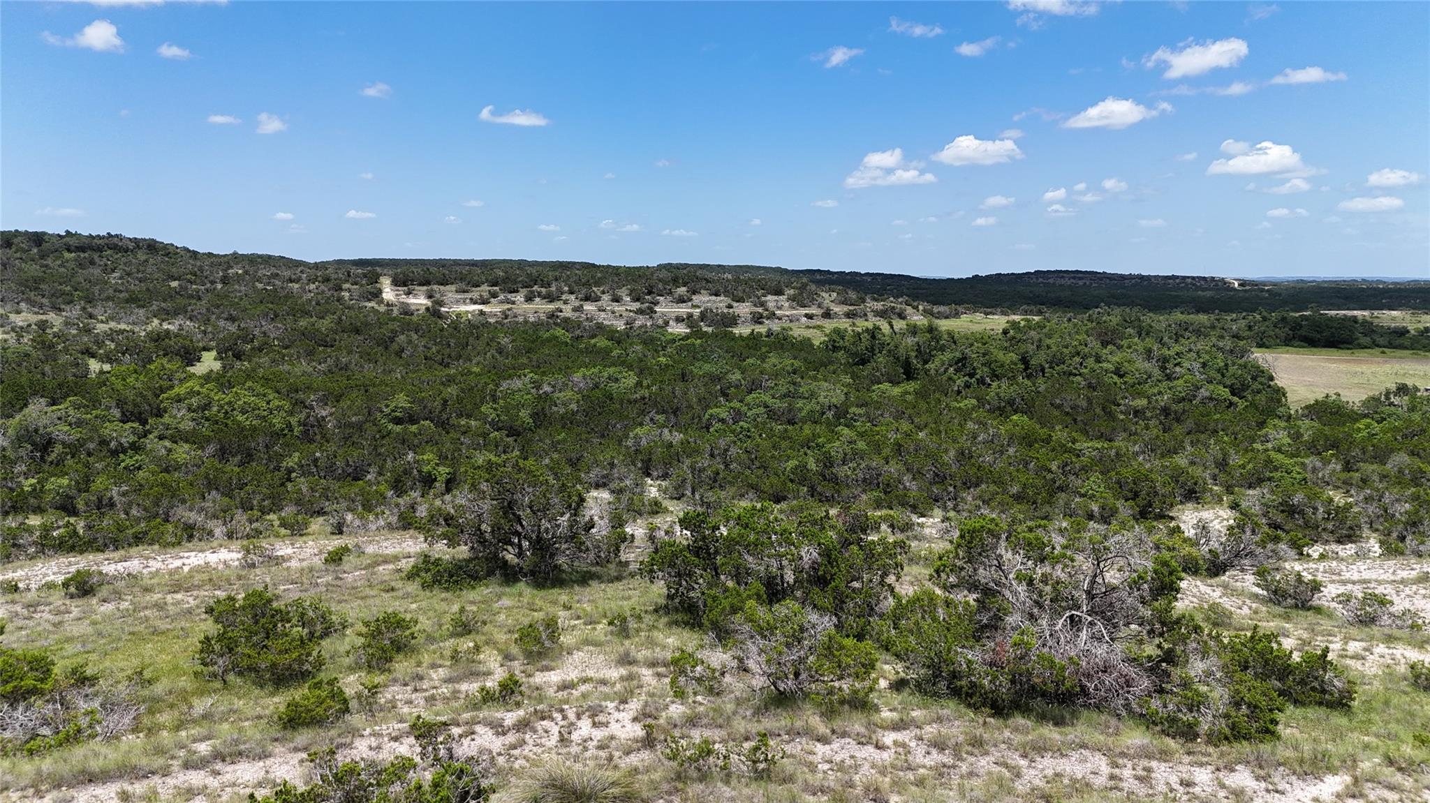 1136 Lakeside DR