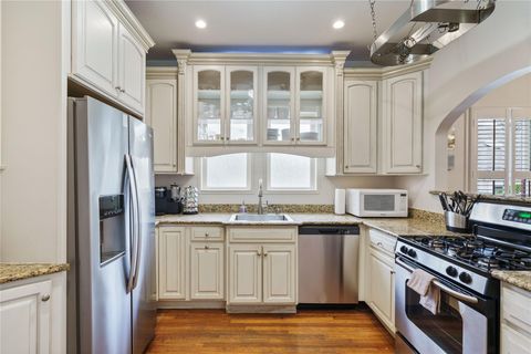 Tiny photo for 2106 Kenwood Ave, Austin, TX 78704 (MLS # 9407831)