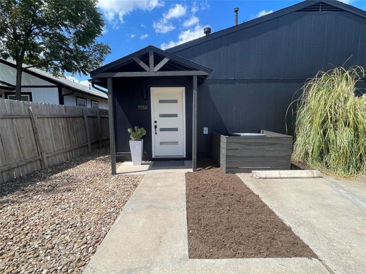 1118 BROOKSWOOD AVE # A, AUSTIN, TX 78721 - Image e22f27de69b4aefa0ae9555c7518b8cd/67894388