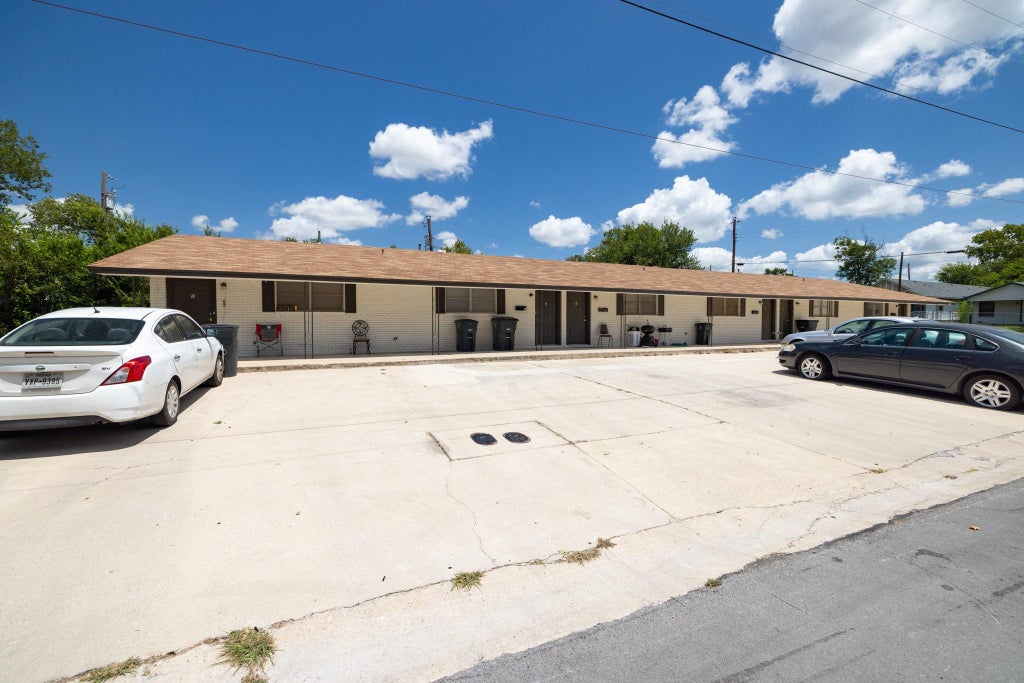 Photo of 213 E Harrison Ave, Killeen, TX 76541 (MLS # 1208863)