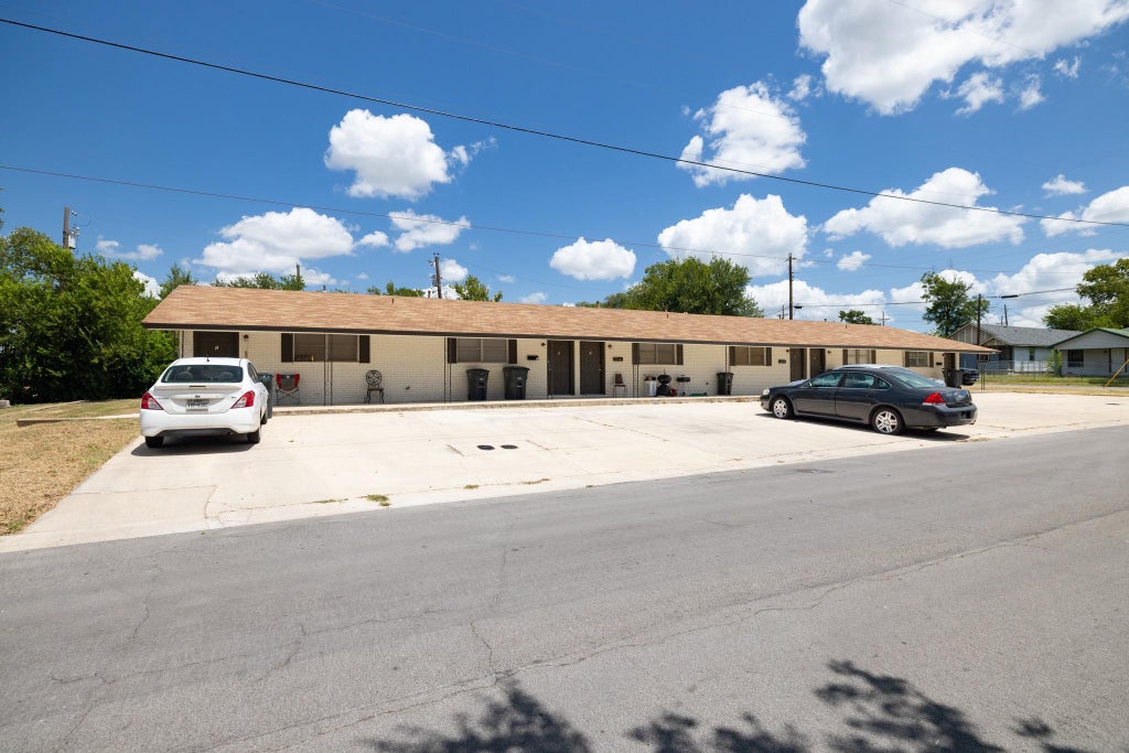 Photo of 213 E Harrison Ave, Killeen, TX 76541 (MLS # 1208863)