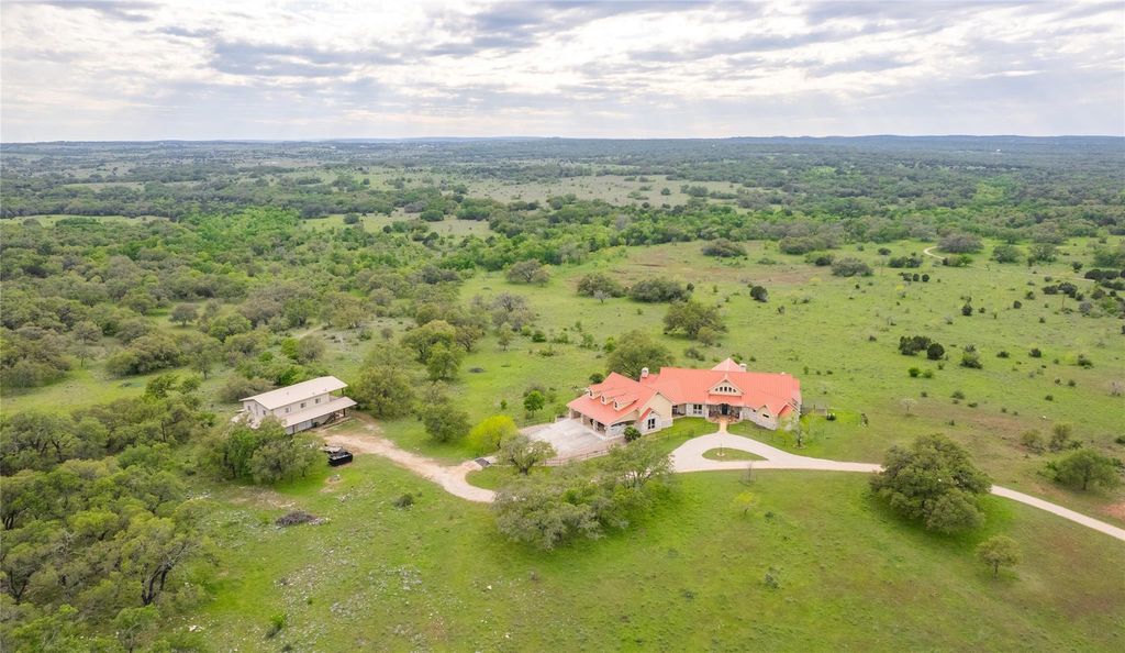 Photo of 2810 Bridlewood Ranches DR, San Marcos, TX 78666 (MLS # 2267461)