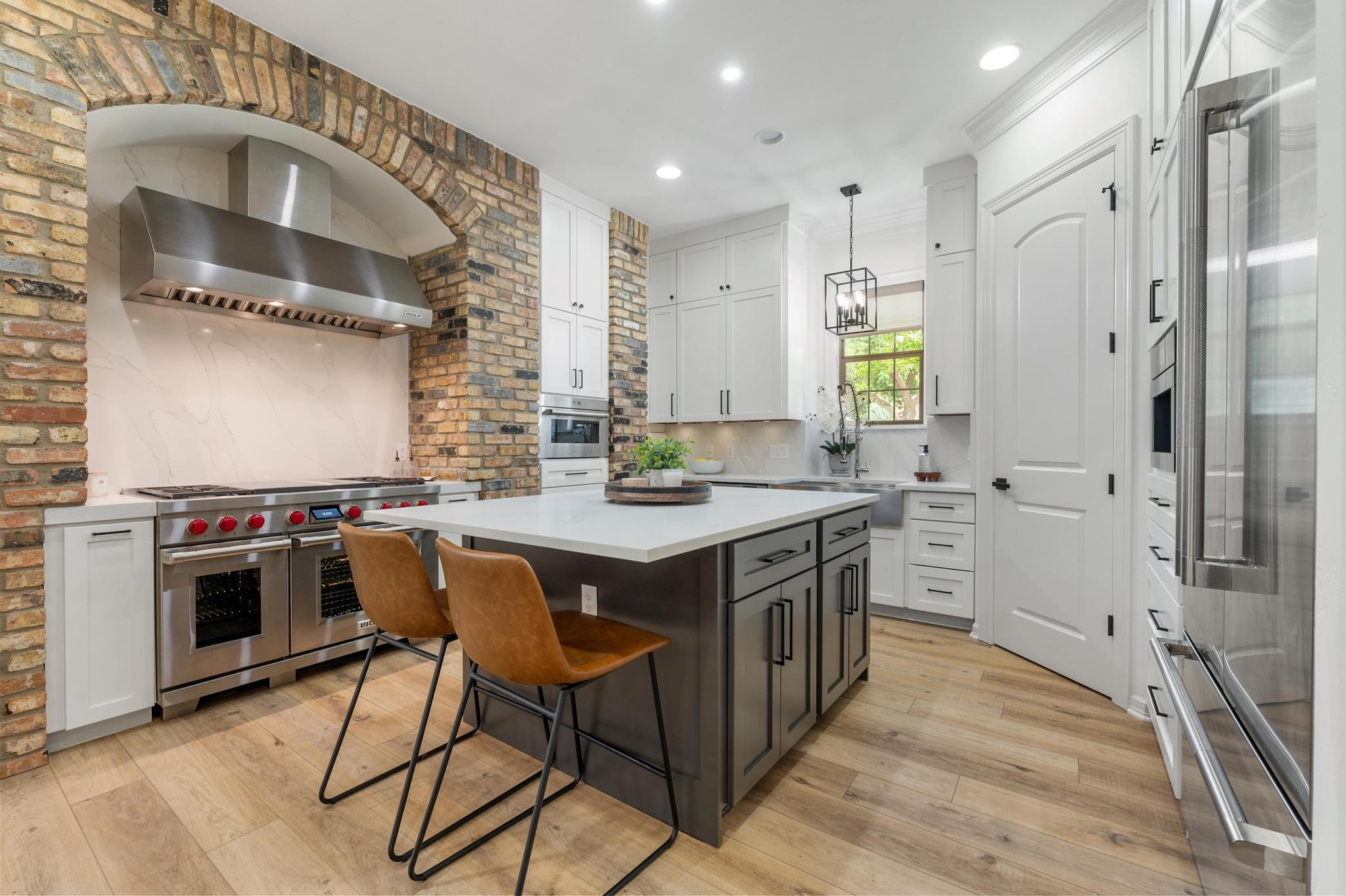 7 SUNVIEW RD