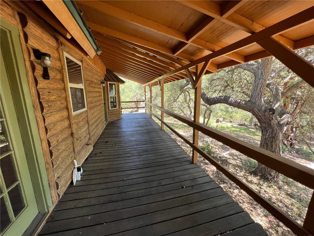 1215 Agarita DR