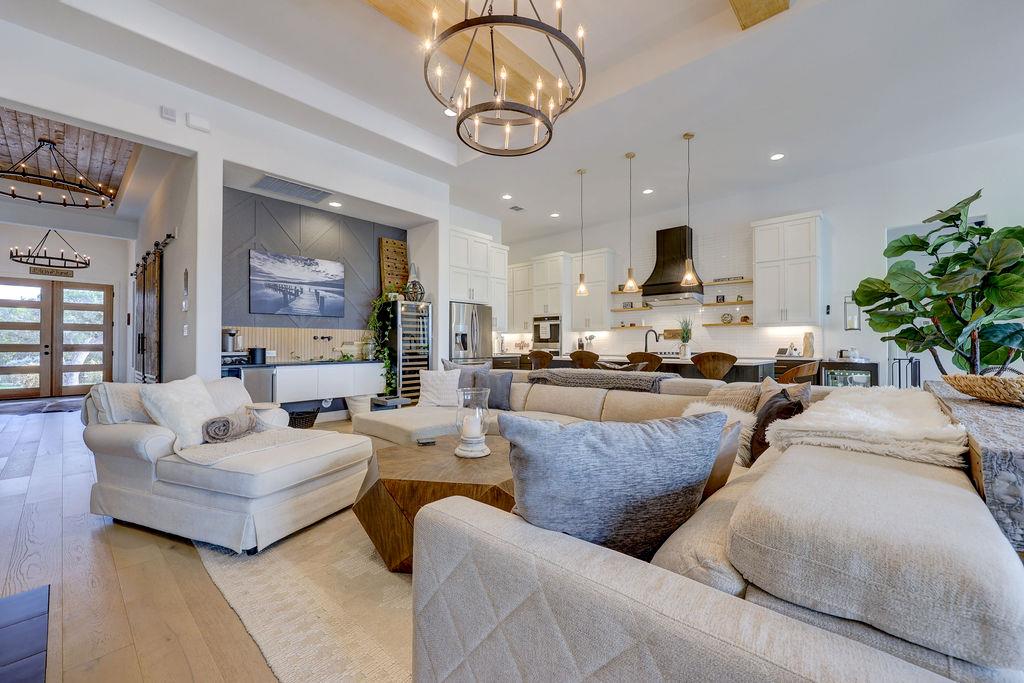 00 Canyon Oaks DR