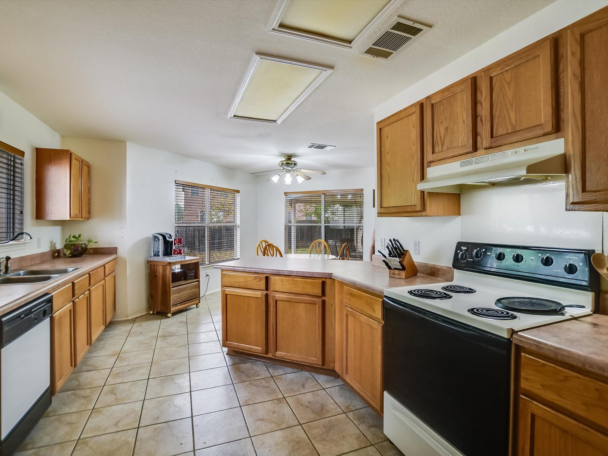 905 E Olympic DR
