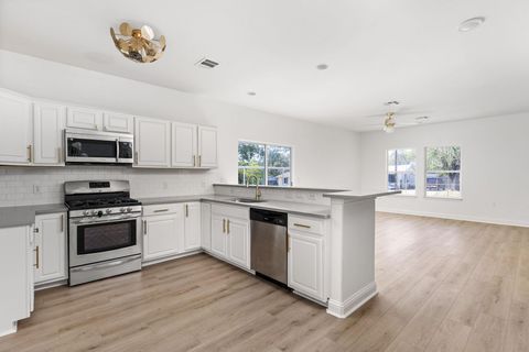 Tiny photo for 5408 Downs DR, Austin, TX 78721 (MLS # 8196416)