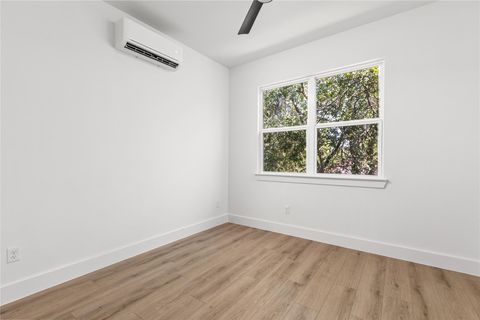 Tiny photo for 5408 Downs DR, Austin, TX 78721 (MLS # 8196416)