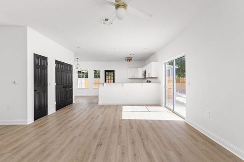 Tiny photo for 5408 Downs DR, Austin, TX 78721 (MLS # 8196416)