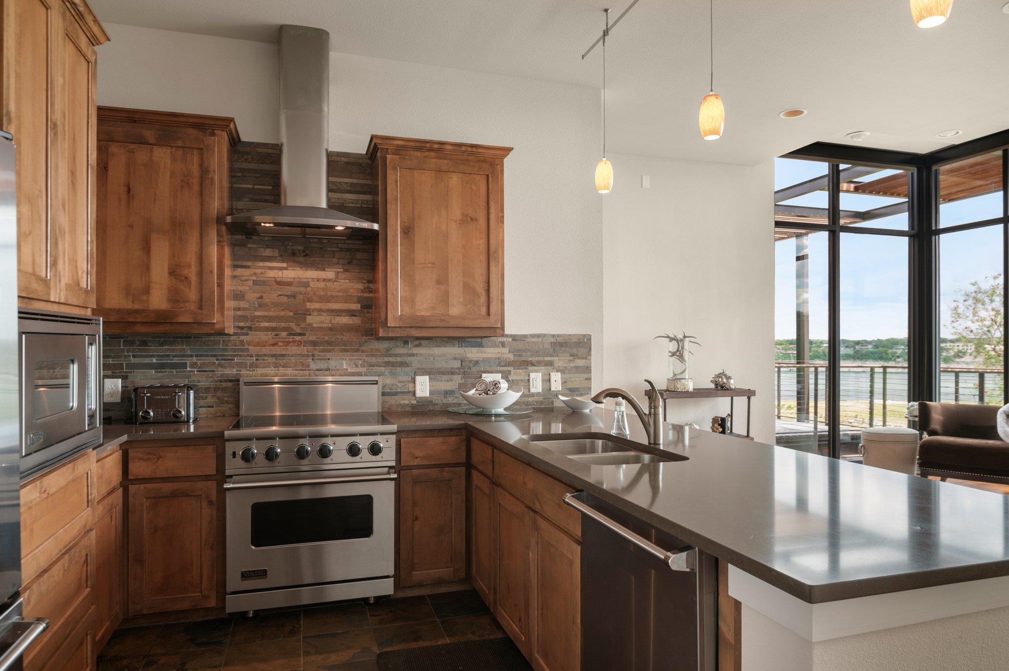 1101 Ivean Pearson RD E202