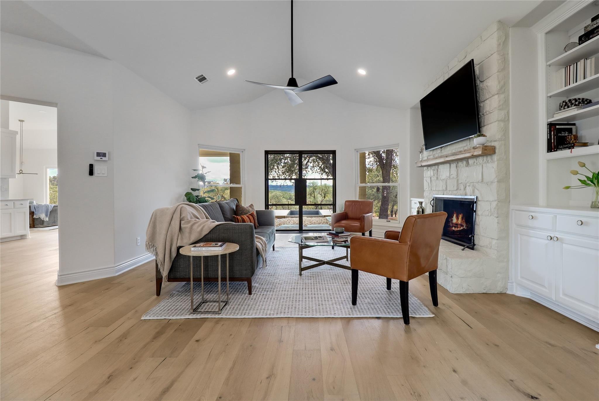 1100 Norwood Rd A/B RD