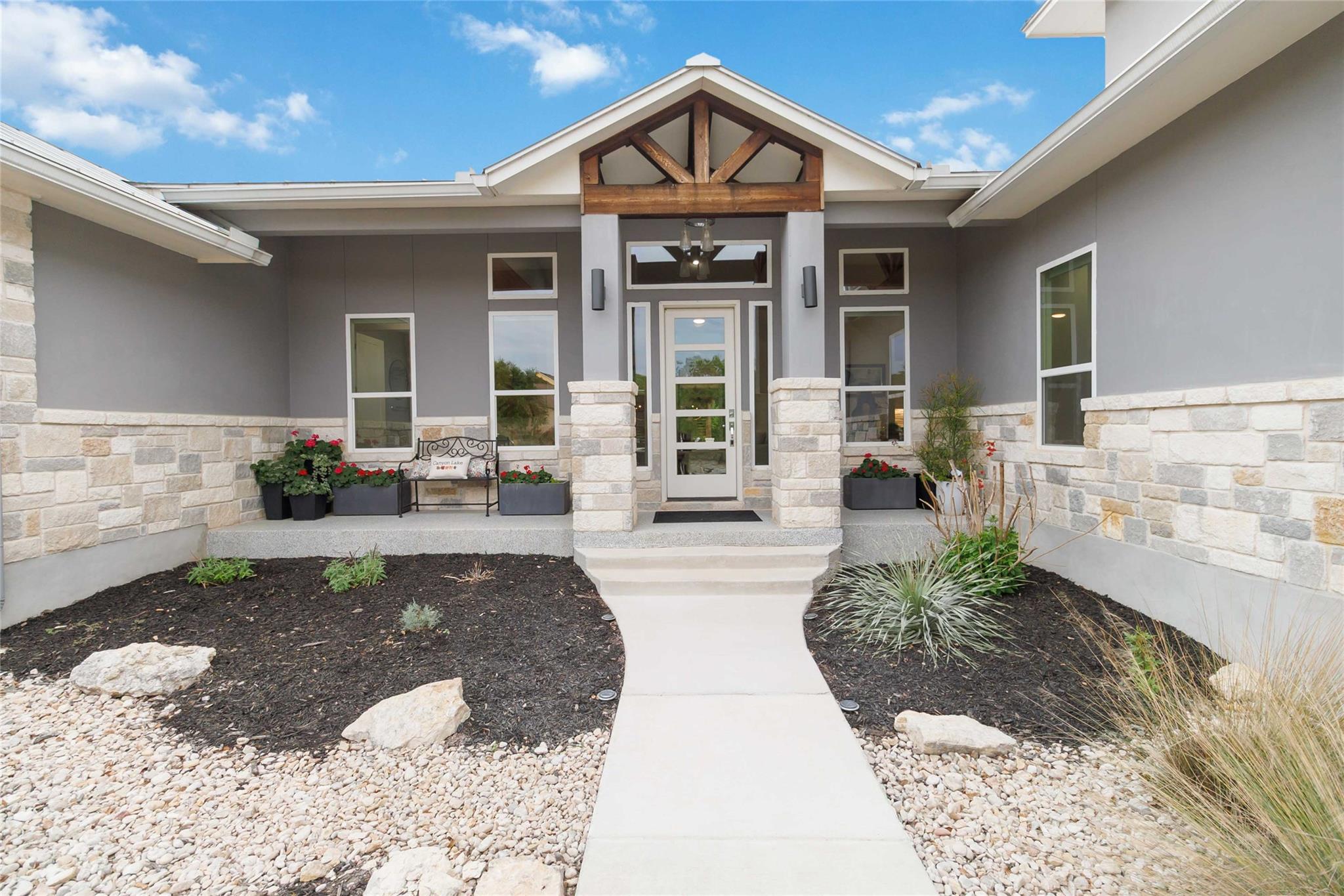 223 Oak Shores DR