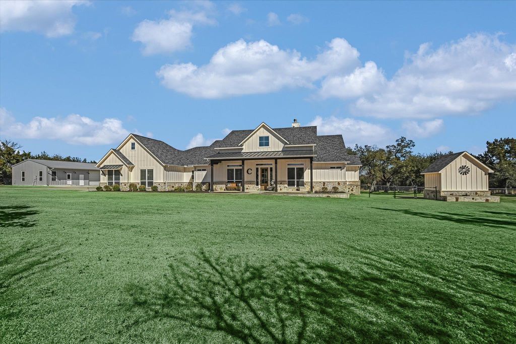 Photo of 224 Foust DR, Liberty Hill, TX 78642 (MLS # 8189764)