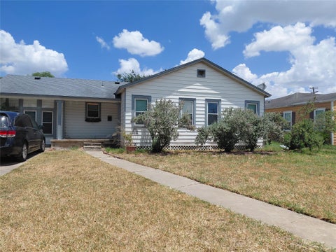 Photo of 808 W Lee Ave, Kingsville, TX 78363 (MLS # 8923413)