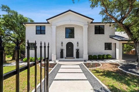 Photo of 1242 STAGECOACH DR DR, Canyon Lake, TX 78133 (MLS # 8037922)