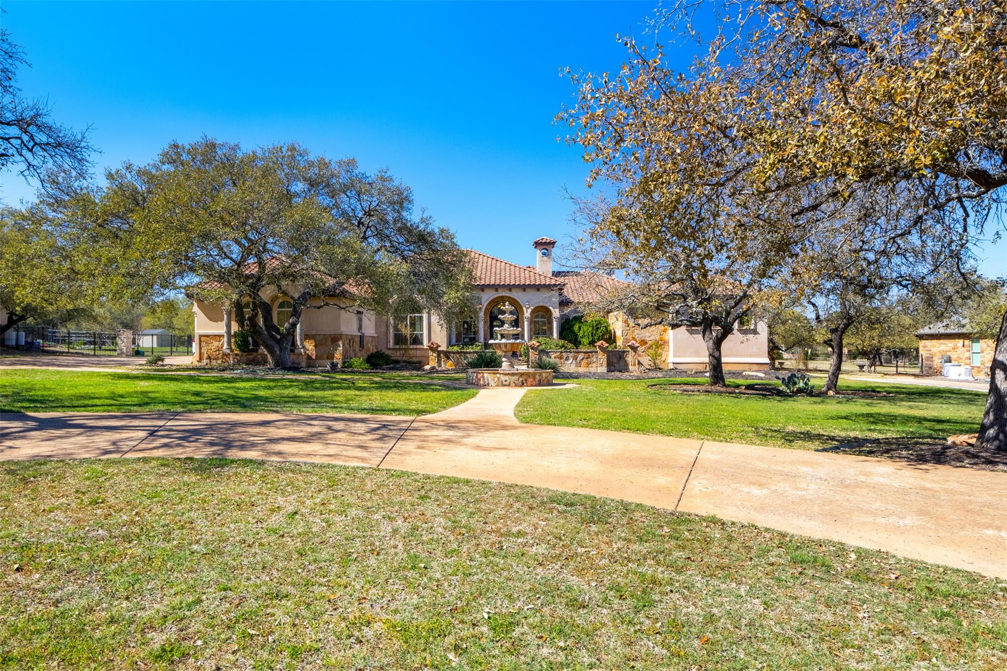 220 Gabriel Wood DR