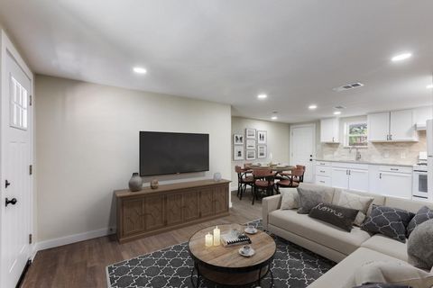 Tiny photo for 1118 Spur ST, Austin, TX 78721 (MLS # 8224669)