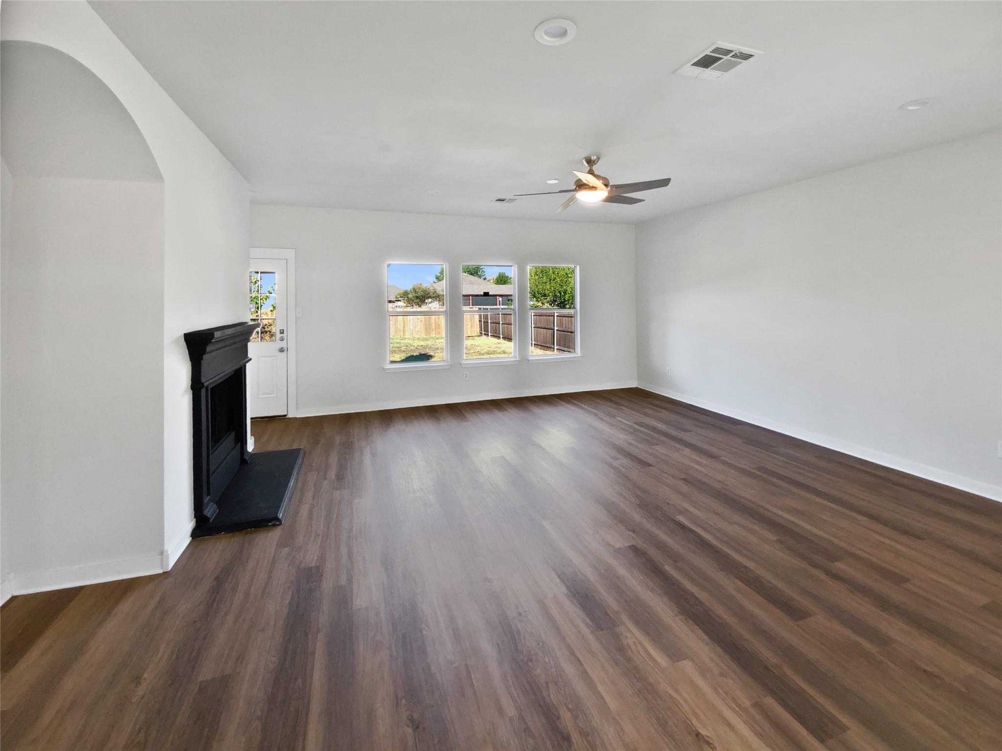 127 Campos DR